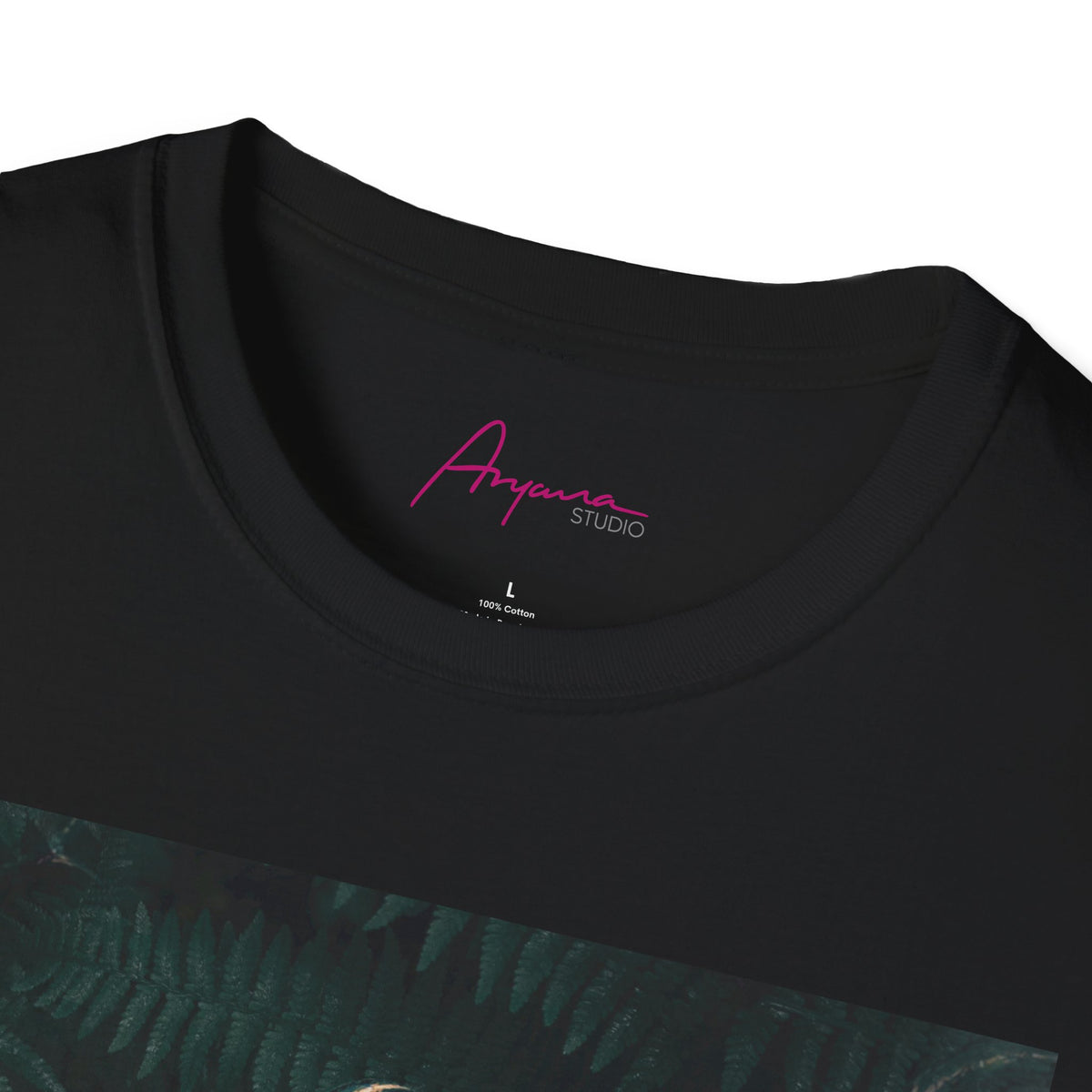 Camiseta con luna y flor de loto “Bloom Your Own Way”