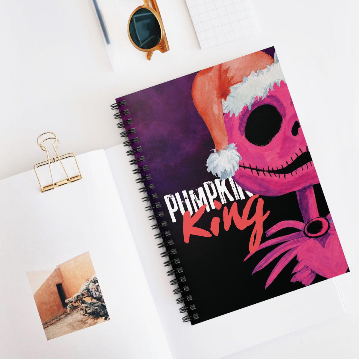 Cuaderno rayado de espiral Pumpkin King con diseño navideño