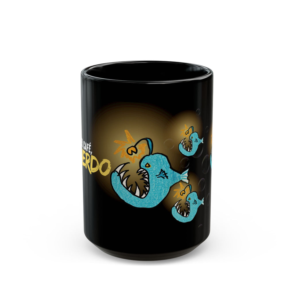 Taza negra con pez abisal “Antes del café, muerdo.” de Gabee
