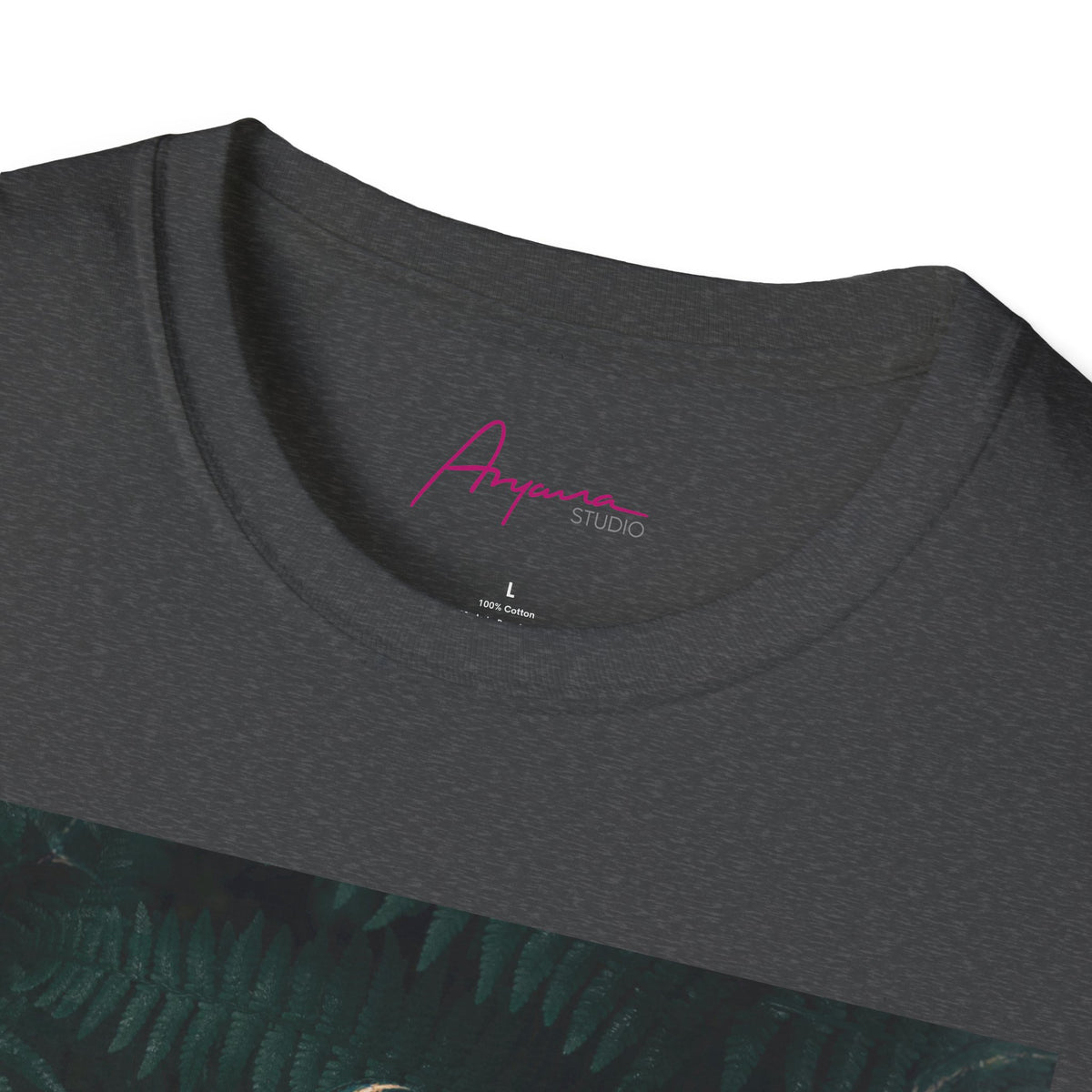 Camiseta con luna y flor de loto “Bloom Your Own Way”
